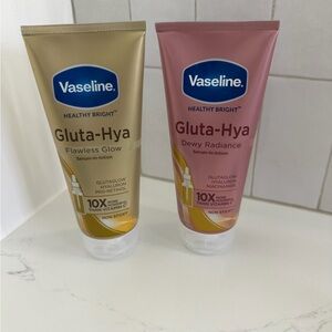 Vaseline Gluta-Hya lotion set